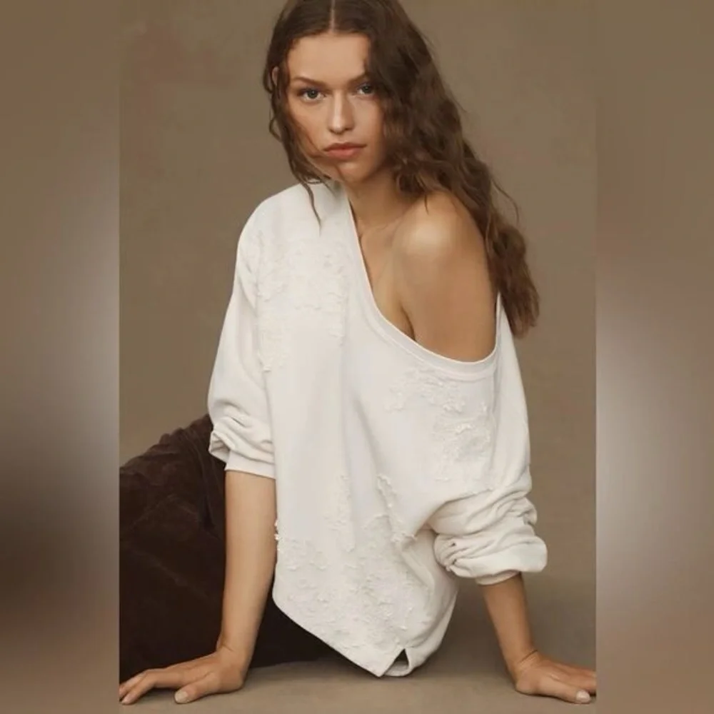 Anthropologie Crochet Appliqué Pullover Sweatshirt in Ivory Size Small